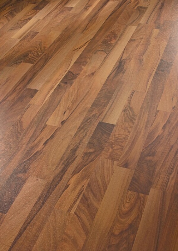Meister laminaat LC55 S Notelaar 0211 - 211 laminate lc55 perspektive 600x842 2 - Meister LC55 S Notelaar 0211