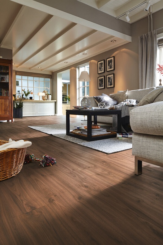 Meister laminaat LL150 S Notelaar Amore 6389 - 6389 laminate ll150 ambiente r01 600x900 1 - Meister LL150 S Notelaar Amore 6389