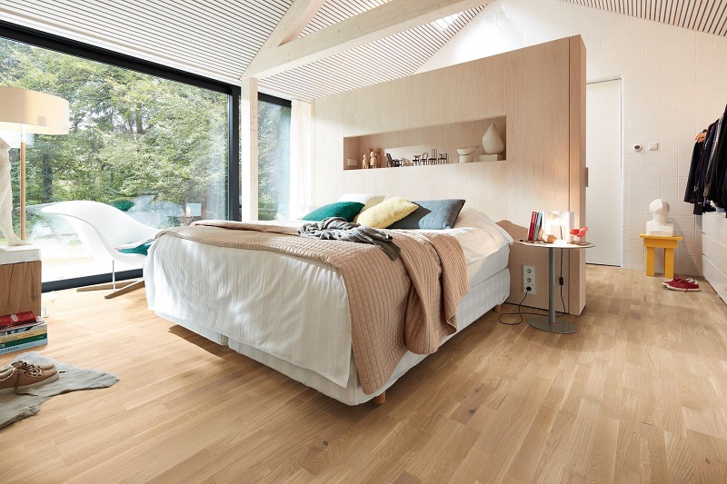 MeisterParquet. longlife PC200 Eik levendig cr&egrave;me 09037 - 9037 pc200 ultramattlackiert ambiente r01 - Meister.Parquet PC200 09037