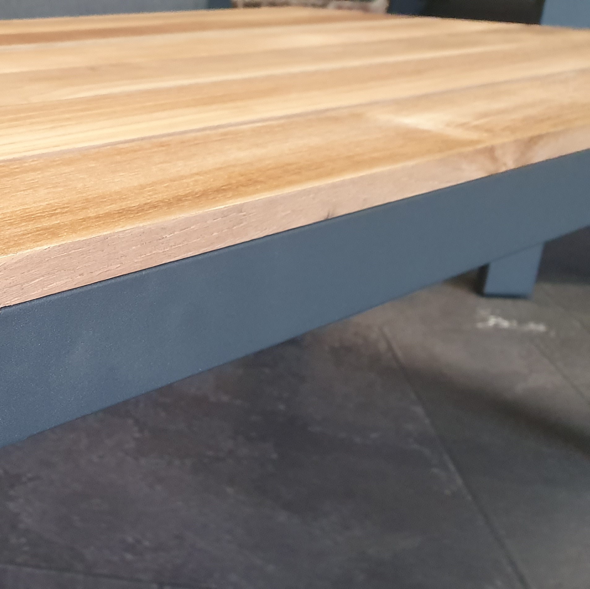 Loungeset Alexia - Alexia loungeset bijzettafel hout - N145