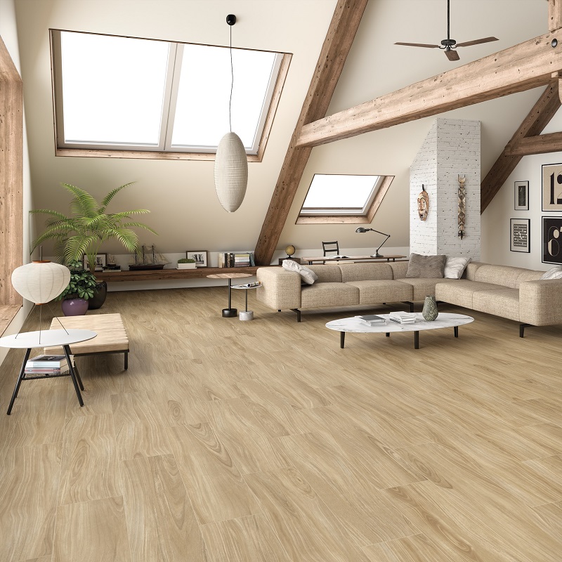 Kirova Roble diverse afmetingen - E01023038 stn amb kirova roble 30x150 sfeer - Kirova Roble 15x90