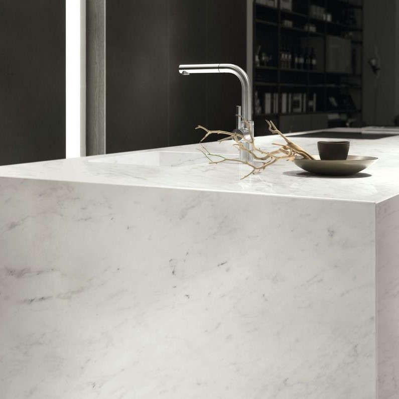 Ariostea Ultra Marmi Bianco Carrara Lucidato Shiny diverse afmetingen - Marble effect white floors bianco carrara 01 - Ariostea Bianco Carrara Shiny 37,5x75cm
