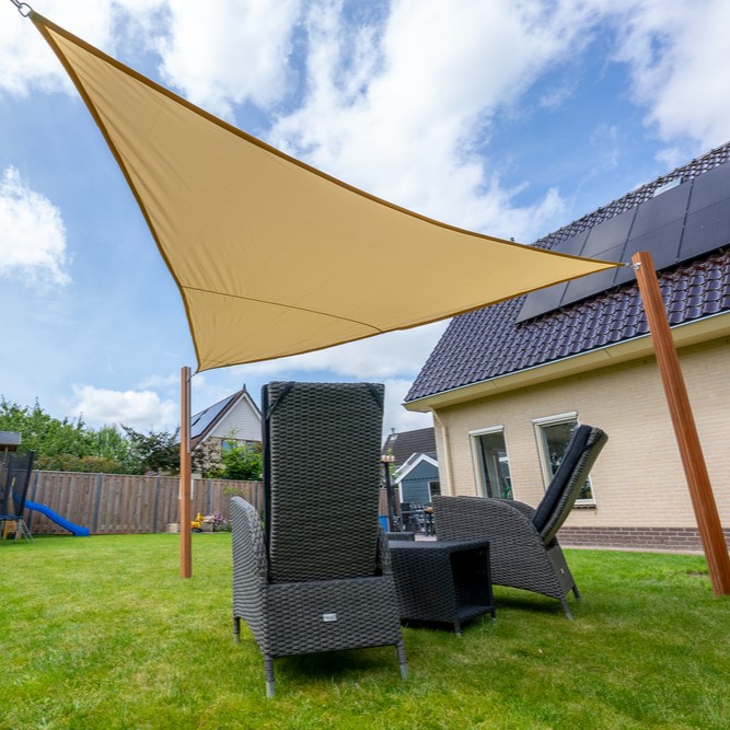 Zonnedoek Waterdicht Beige Driehoek 4x4x4m - 160gr/m2 - Schaduwdoek waterdcht driehoek beige 3 - Zonnedoek Waterdicht Beige 4x4x4m