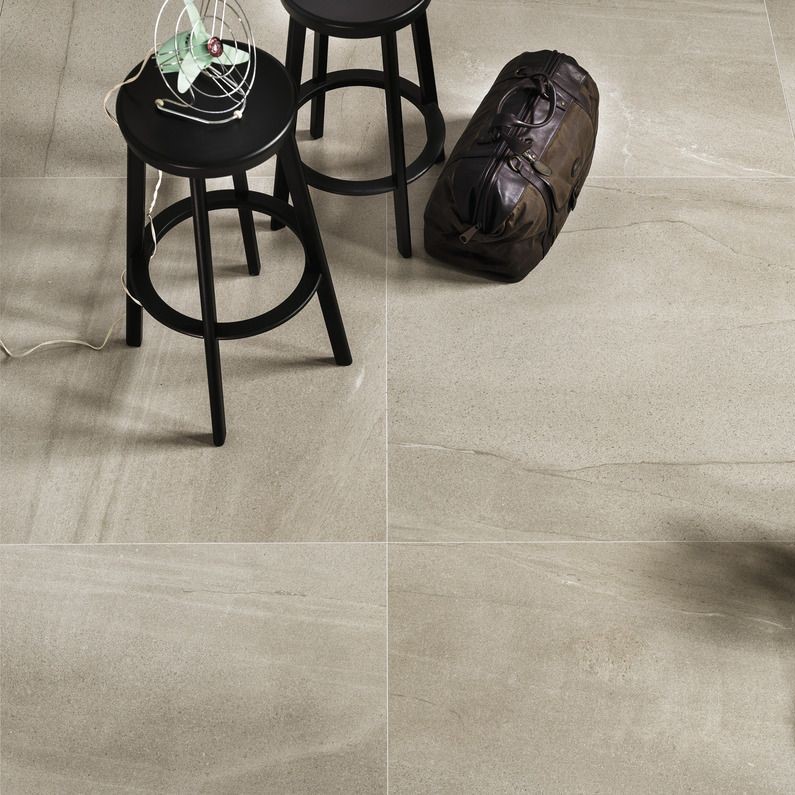 Ariostea Ultra Pietre Basaltina Sand Prelucidato diverse afmetingen - Stone effect grey floors basaltina sand 01 - Ariostea Basaltina Sand Prelucidato 100x100cm